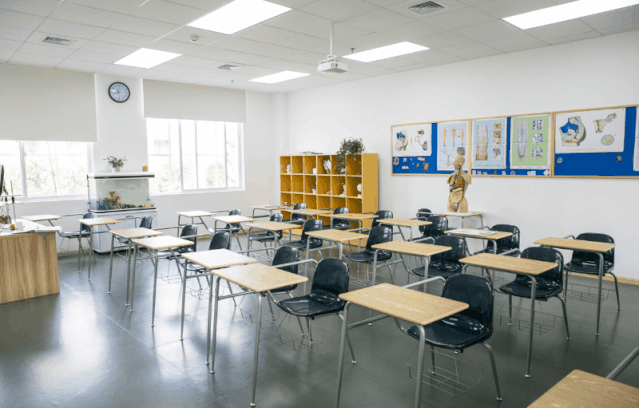 武漢三牛中美中學校園