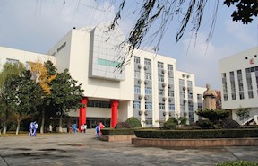中學(xué)部校園